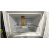 Image 5 : WHIRLPOOL MODEL WRT318FZD. WHITE TEXTURED 18.2 CU FT TOP FREEZER REFRIGERATOR