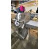Image 2 : JACKSON GRILLS KEYSTONE 400 MODEL JKS4000SS STAINLESS STEEL NATURAL GAS GRILL *DISPLAY MODEL USED*