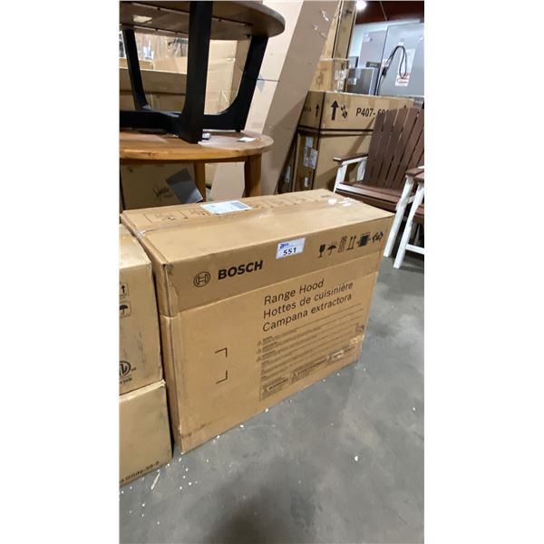 BOSCH MODEL DUH80553UC/01. 800 SERIES 30" SMART UNDER CABINET RANGE HOOD