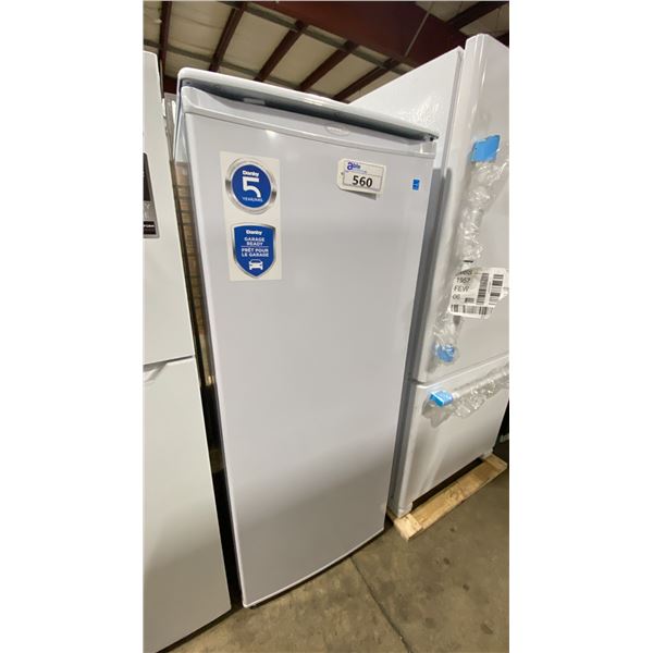 DANBY MODEL DUFM101A2WDD. CLASSIC WHITE 10.1 CU FT GARAGE READY UPRIGHT FREEZER