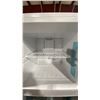 Image 5 : MARATHON MODEL MFF103W. 24" 10.4 CU FT WHITE MID-SIZED TOP FREEZER REFRIGERATOR