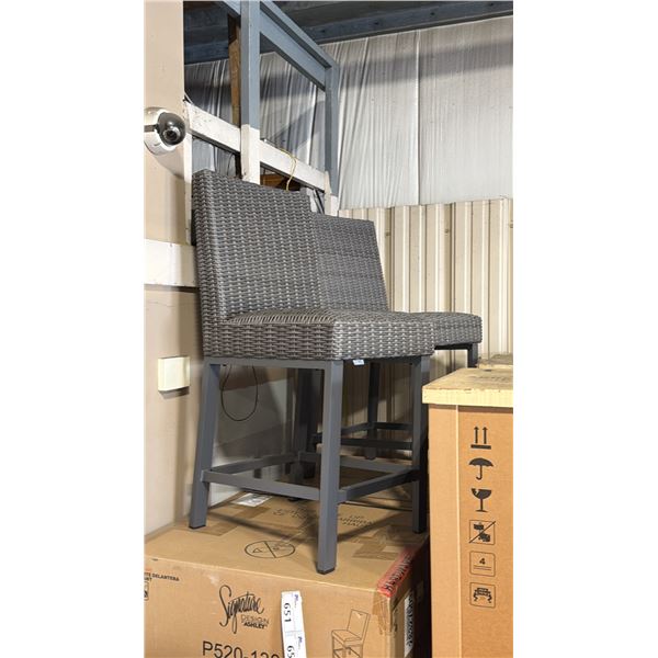 PAIR OF ASHLEY SIGNATURE DESIGN MODEL P520-130 PLASTIC RATTAN OUTDOOR PATIO *DISPLAY, 2 CHAIRS*