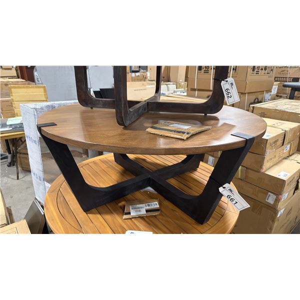ASHLEY SIGNATURE DESIGN MODEL T726-8 HANNEFORTH ROUND COCKTAIL TABLE *DISPLAY ONLY, NOT IN BOX*