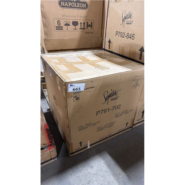 ASHLEY SIGNATURE DESIGN MODEL P791-70S MESA END TABLE *IN BOX*