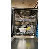 Image 4 : BOSCH MODEL SHS53C75N/27. 300 SERIES 24" STAINLESS STEEL BUILT IN SMART DISHWASHER, 46 DBA,