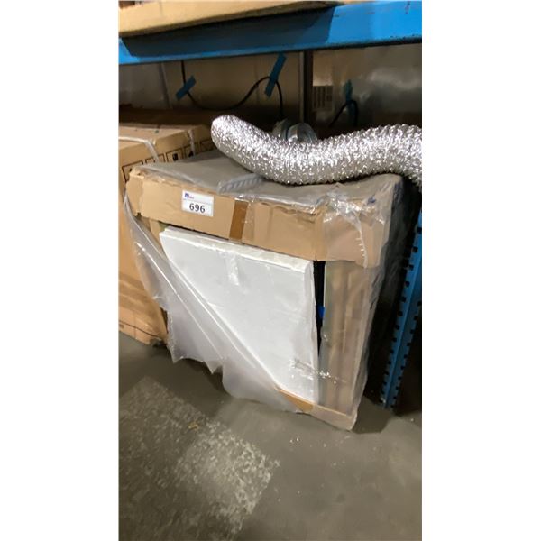FRIGIDAIRE MODEL FCWS3027AW.  WHITE 30" SINGLE ELECTRIC WALL OVEN WITH CUSTOMIZABLE SELF CLEANING,