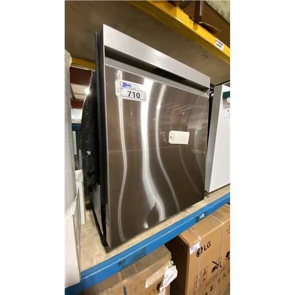 SAMSUNG MODEL DW80CG5420SR. 24" STAINLESS STEEL BUILT IN SMART DISHWASHER, 48 BDA, STORMWASH