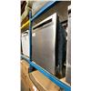 Image 2 : BOSCH MODEL SHEM63W55N/20. 300 SERIES 24" STAINLESS STEEL BUILT IN DISHWASHER, 44 DBA, 5 WASH CYCLES