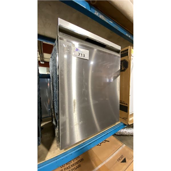 BOSCH STAINLESS STEEL 24" BUILT IN SMART DISHWASHER, 46BDA, STAINLESS STEEL INTERIOR