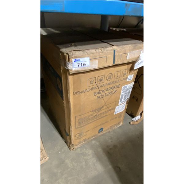G.E MODEL PDT855SFLDS. 24" PREMIUM BUILT IN SLATE BLACK SMART DISHWASHER, 40 DBA, OVER 140 CLEANING
