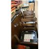 Image 5 : DARK WOOD DINING TABLE WITH 6 CHAIRS *HAS COSMETIC DAMAGE*