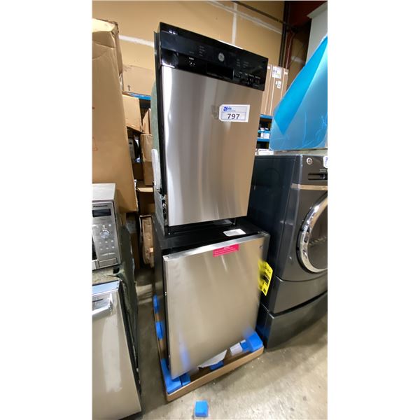 SILHOUETTE MODEL DAR055D2BSSPRO. 5.5 CU FT STAINLESS STEEL OUTDOOR BEVERAGE CENTER & G.E MODEL