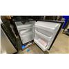 Image 5 : SILHOUETTE MODEL DAR055D2BSSPRO. 5.5 CU FT STAINLESS STEEL OUTDOOR BEVERAGE CENTER & G.E MODEL