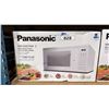 Image 2 : PANASONIC 1100W 1.3 CU.FT. MICROWAVE OVEN MODEL #NN-SG676W C & PANASONIC 1100W 1.3 CU.FT. MICROWAVE