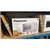 Image 3 : PANASONIC NNST663SCC STAINLESS STEEL MICROWAVE OVEN, PANASONIC NNSG676WC WHITE MICROWAVE OVEN,