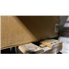 Image 7 : PALLET OF ASSORTED OUTDOOR BUILT IN PARTS/COMPONENTS, GLASS COVERS, FURNITURE LEGS & MORE