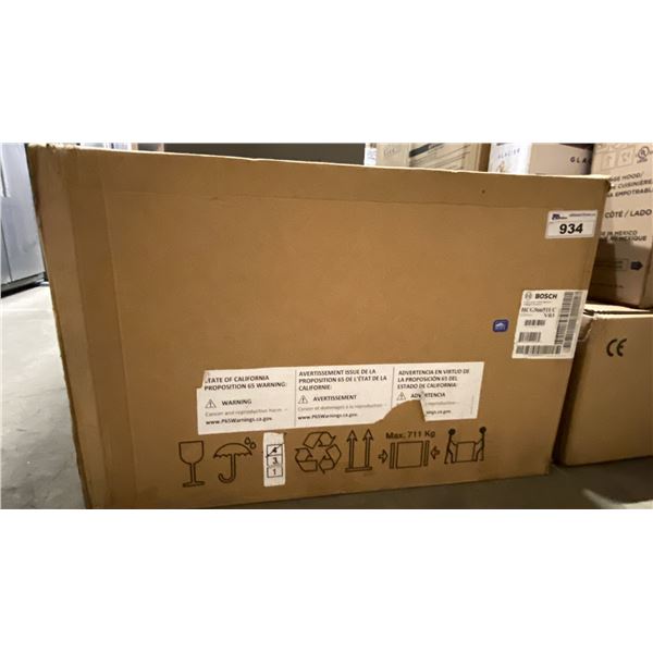 BOSCH MODEL HCG56651UC. BENCHMARK SERIES 36" WALL MOUNTED STAINLESS STEEL/GLASS CHIMNEY RANGE HOOD