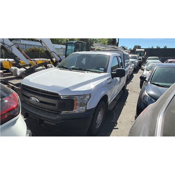 2019 FORD F-150 XL FX4, 4DR CREW CAB PU, WHITE, VIN 1FTFX1E57KKD09455,