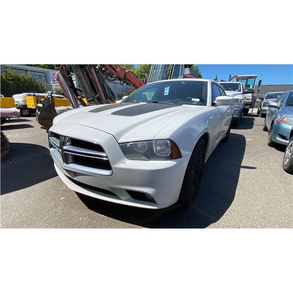 2013 DODGE CHARGER, 4DR SEDAN, WHITE, VIN 2C3CDXHG5DH633143,