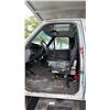 Image 6 : 1996 FORD F800, 2DR CUBE VAN, WHITE, VIN 1FDNF80C7TVA09858,