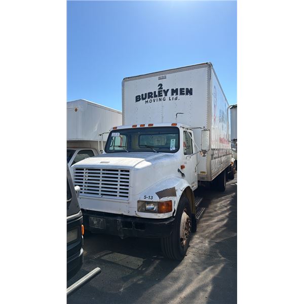 1996 INTERNATIONAL S-SERIES 4700, 2DR BOX TRUCK, WHITE, VIN 1HTSCABM7TH379223,
