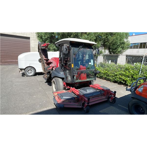2015 TORO GROUNDSMASTER MOWER, RED, VIN 315000207,