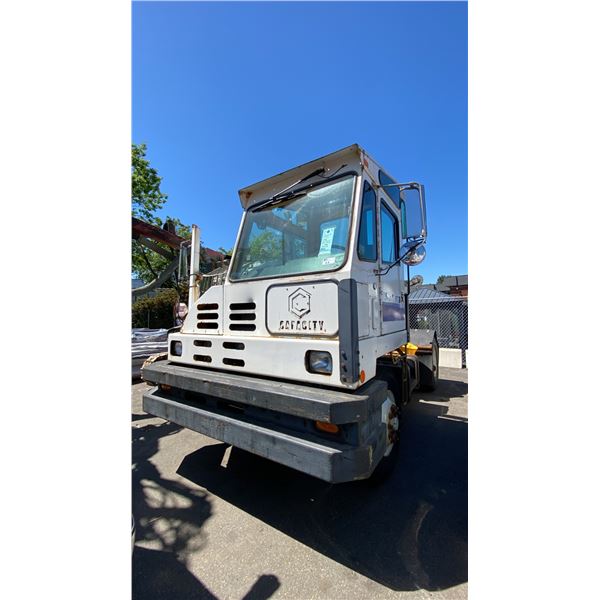 2007 CAPACITY TJ7000 NON DOT, 2DR SHUNT TRUCK, WHITE, VIN 4LMCB21177L018447,