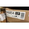 Image 2 : BROIL KING SIGNET 320 946854. 3 BURNER LIQUID PROPANE DOMESTIC OUTDOOR GRILL *IN BOX*