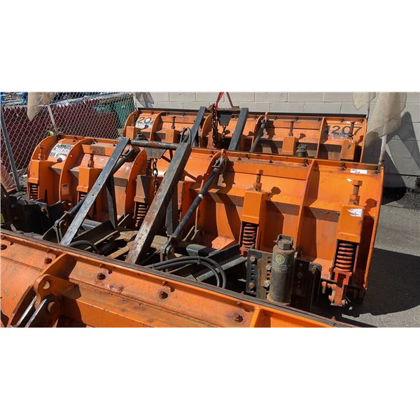 HEAVY DUTY 10' ORANGE MONROE SNOW PLOW WITH HITCH