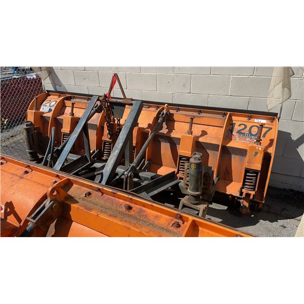 HEAVY DUTY 10' ORANGE MONROE SNOW PLOW WITH HITCH