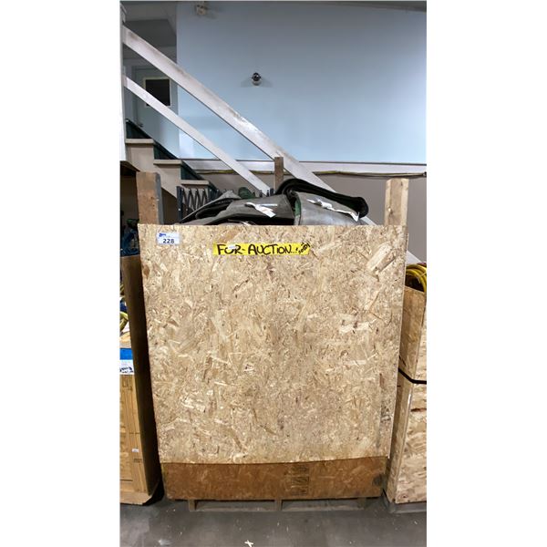 TALL PALLET CRATE OF ASSORTED HEAVY DUTY LIFTING SLINGS *PALLET CRATE INCLUDED*