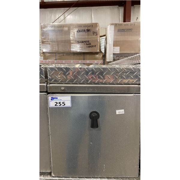 TREBOR MANUFACTURING CHECKER PLATE ALUMINUM SIDE STEP SERVICE/TOOL CHEST APPROX 64"L X 17"D X 22"H