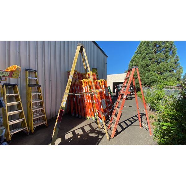 2 FEATHERLITE LADDERS- ORANGE 8' & YELLOW 10'