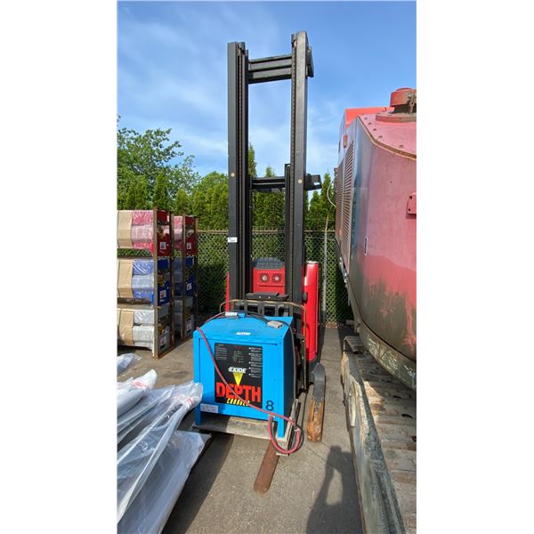 RAYMOND 750-DR2TT RED/BLACK 36V ELECTRIC STAND ON REACH TRUCK WITH CHARGER