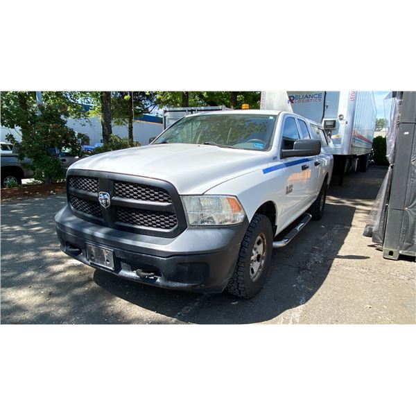2013 DODGE/RAM 1500 CREW CAB WHITE VIN 1C6RR7FG0DS551167