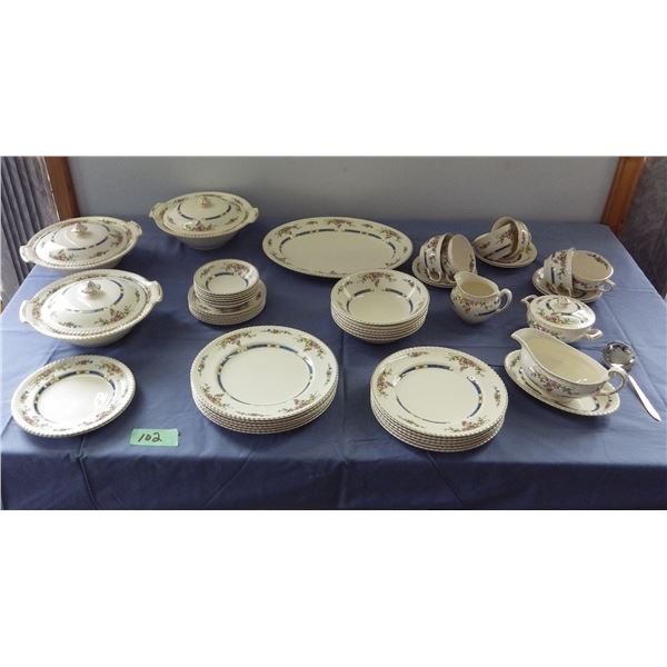 VINTAGE OLD ENGLISH JOHNSON BROs EASTBOURNE style dinnerware -  not complete