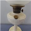 Image 3 : vintage  Aladdin Lincoln Drape Milk glass oil lamp