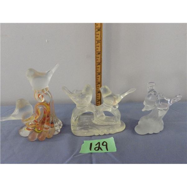 Lot of three vintage glass bird figurines