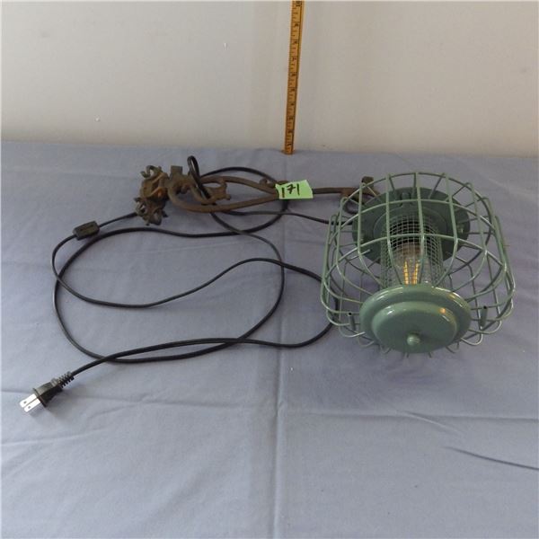 Decorative light with old style lightbulb