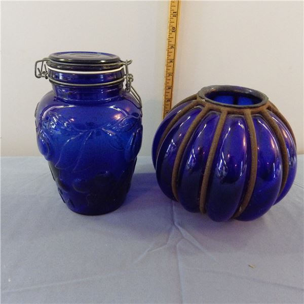 Lot of blue decorative glassware