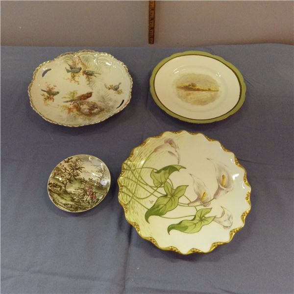 Lot of small decorative plates