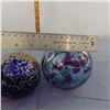 Image 4 : Basket with assorted glass friendship balls