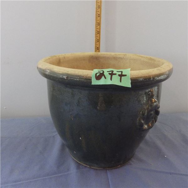 Ceramic planter