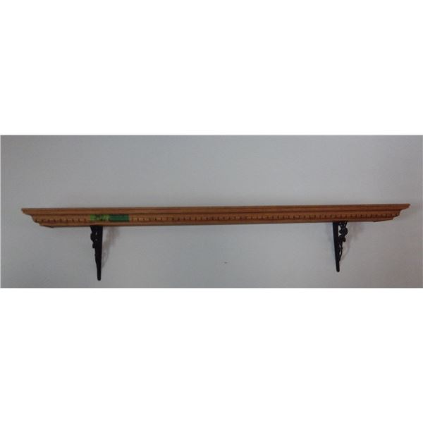 lot of 2 Wood wall shelves with brackets