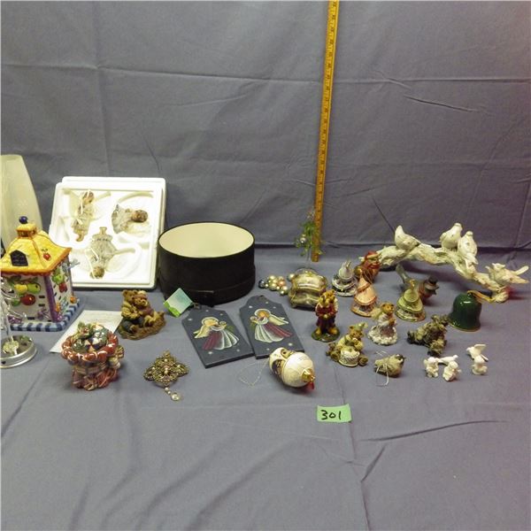 Lot of Christmas themed items