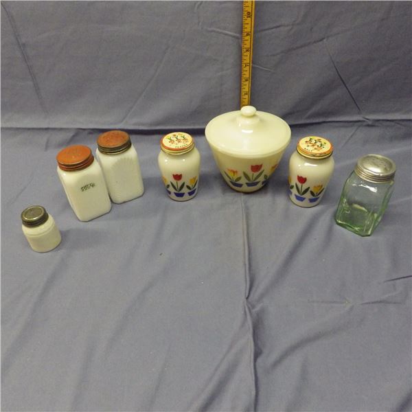 Vintage unmarked Fire King Tulip range set pieces, depression glass shaker, Milk glass shakers