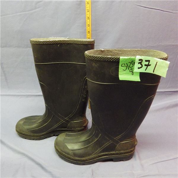 Rubber boots size 8