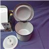 Image 8 : Vintage enamel wear and other tin pieces