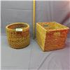 Image 1 : 2 Wicker Style baskets