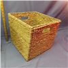 Image 3 : 2 Wicker Style baskets